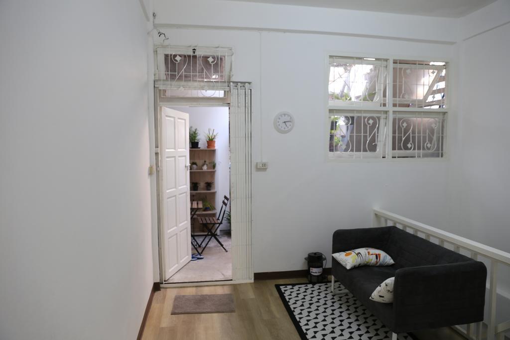 Green Home Hostel And Massage กรุงเทพมหานคร ภายนอก รูปภาพ