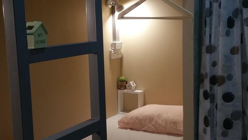 Green Home Hostel And Massage กรุงเทพมหานคร ภายนอก รูปภาพ