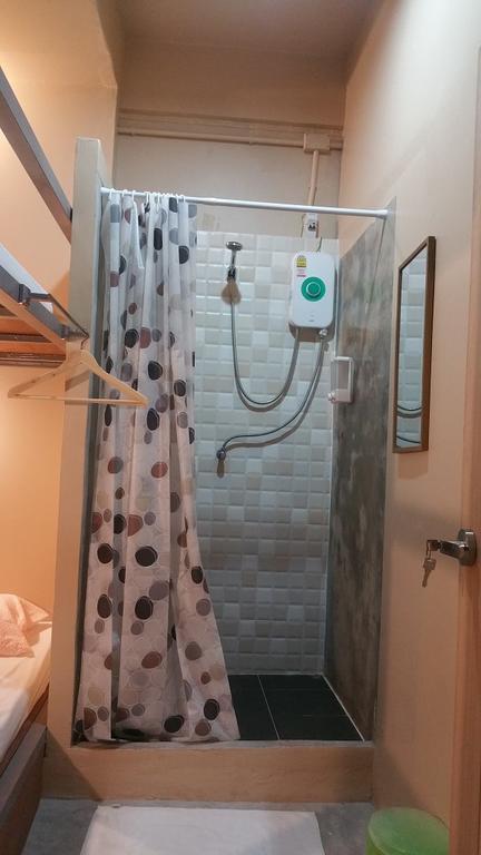 Green Home Hostel And Massage กรุงเทพมหานคร ภายนอก รูปภาพ