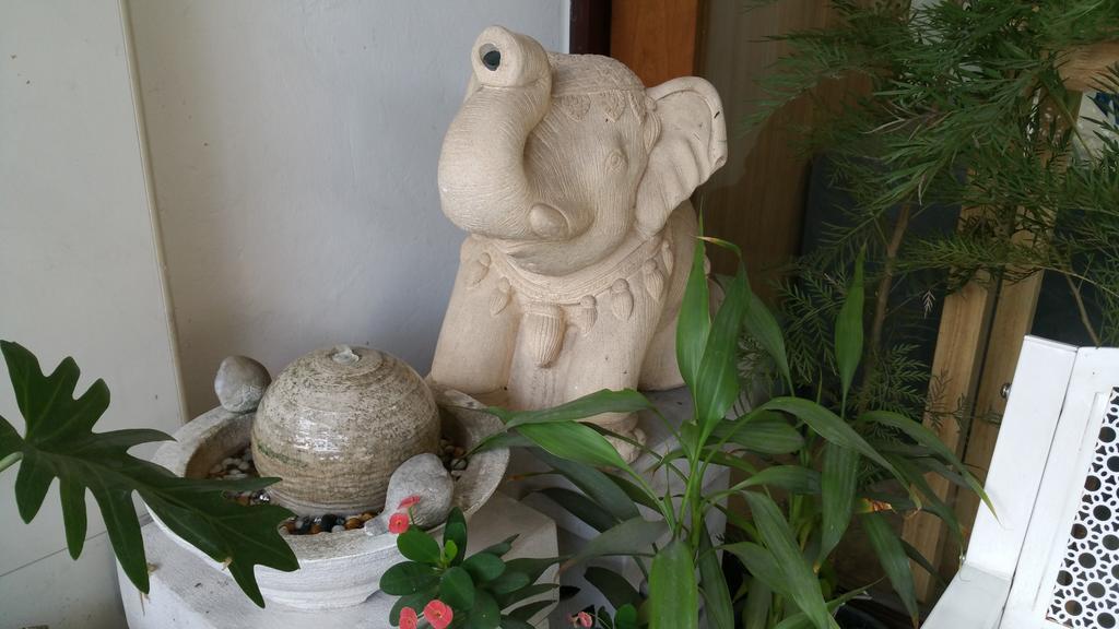 Green Home Hostel And Massage กรุงเทพมหานคร ภายนอก รูปภาพ