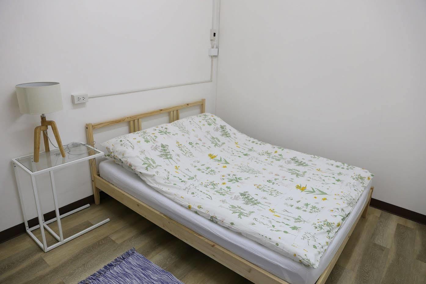 Green Home Hostel And Massage กรุงเทพมหานคร ภายนอก รูปภาพ