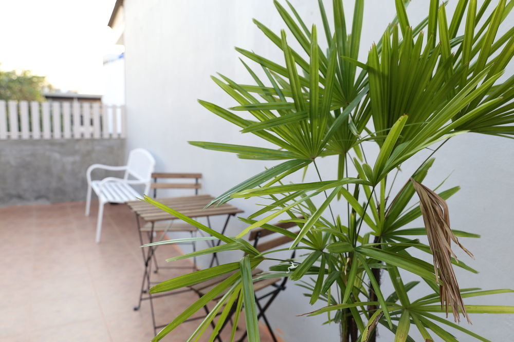 Green Home Hostel And Massage กรุงเทพมหานคร ภายนอก รูปภาพ