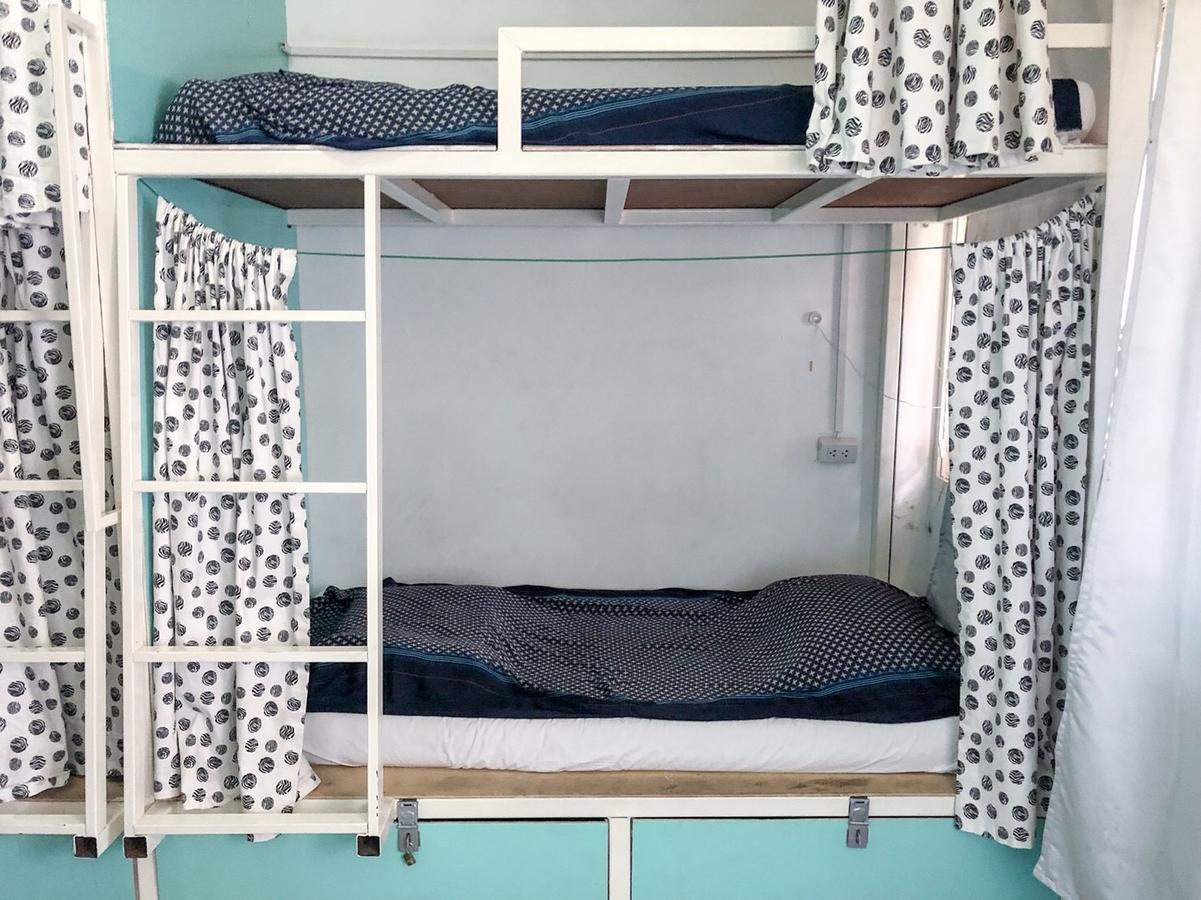 Green Home Hostel And Massage กรุงเทพมหานคร ภายนอก รูปภาพ