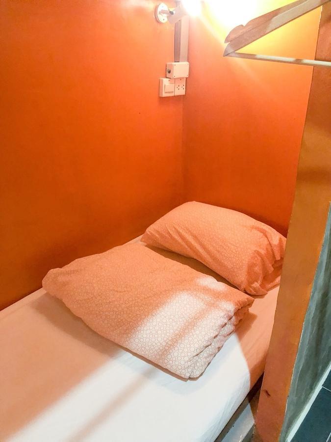 Green Home Hostel And Massage กรุงเทพมหานคร ภายนอก รูปภาพ