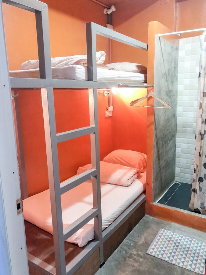 Green Home Hostel And Massage กรุงเทพมหานคร ภายนอก รูปภาพ
