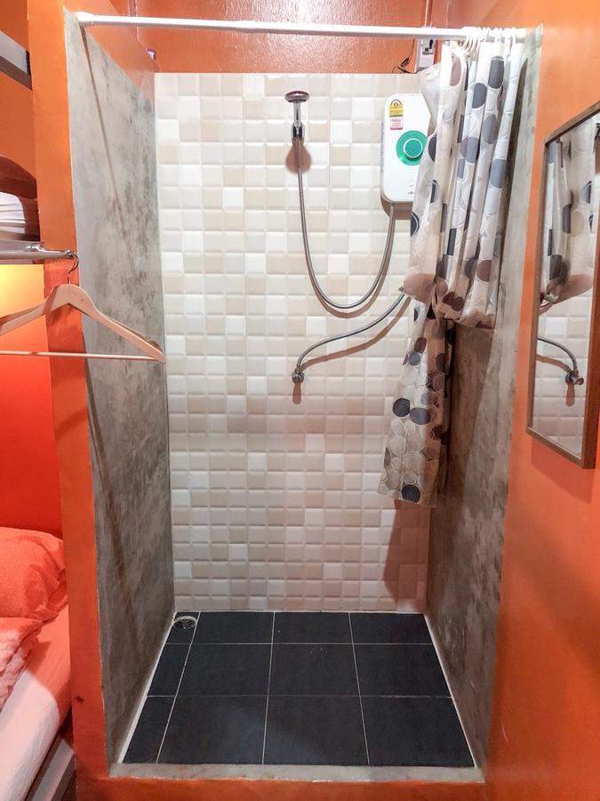 Green Home Hostel And Massage กรุงเทพมหานคร ภายนอก รูปภาพ