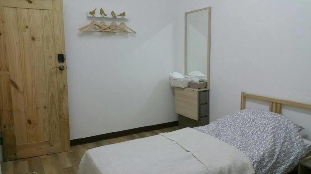 Green Home Hostel And Massage กรุงเทพมหานคร ภายนอก รูปภาพ